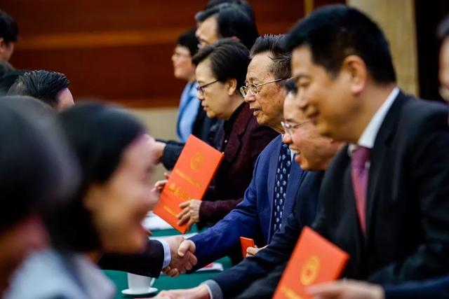 黃炎培職業(yè)教育獎揭曉，向獲獎?wù)咦ＹR！