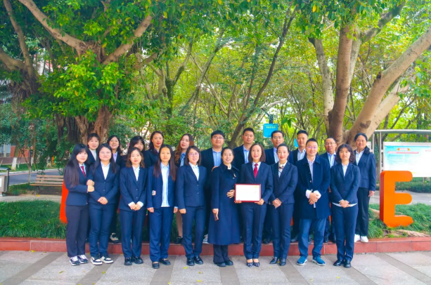 星教育 | 從“一”開始，以愛(ài)育才：德外不變的情懷，用六年影響一生！