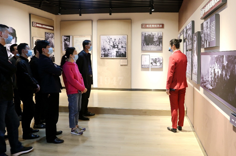 1619163749320039.jpg 黃許職中開展“憶紅色征程 迎建黨百年”主題黨日活動(dòng).jpg