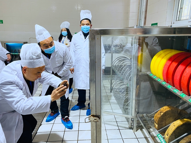 1640913579412552.jpg 繼光實(shí)驗(yàn)學(xué)校接受省級(jí)安全發(fā)展示范城市督導(dǎo)評(píng)估3.jpg