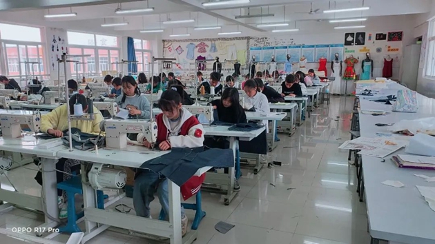 1649811466590781.jpg 會理職校組織高三學(xué)生進(jìn)行技能模擬考試_副本.jpg